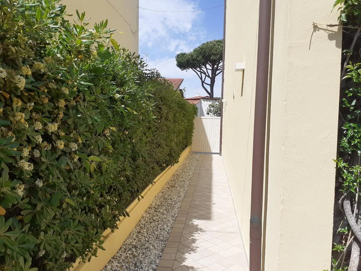 Minzoni94 - Twobedroom+Garden Lido di Camaiore Italy